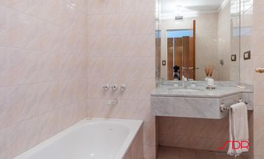 Impecable Piso en Alquiler Muy Luminoso con Cochera Fija - Palermo Chico