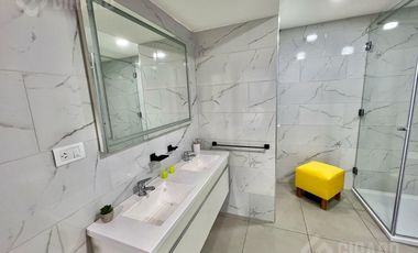 Departamento 5 ambientes en venta en zona La Perla