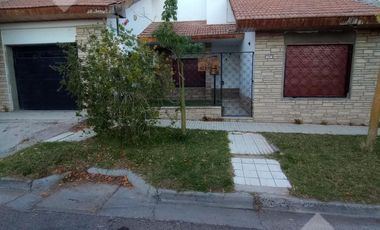 Venta Casa 3 dormitorios, Centro, Neuquen Capital