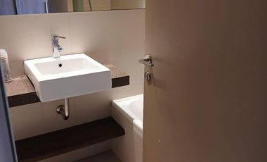 Excelente 2 ambientes muy amplio con cochera fija - Edificio Green Tower