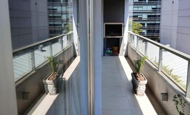 Excelente 2 ambientes muy amplio con cochera fija - Edificio Green Tower
