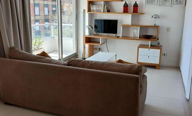 Excelente 2 ambientes muy amplio con cochera fija - Edificio Green Tower