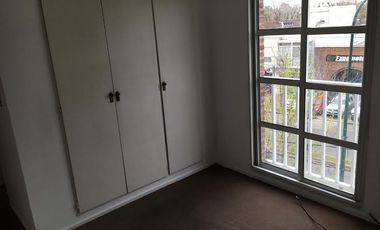 Departamento de 3 ambientes en alquiler, en San Isidro.