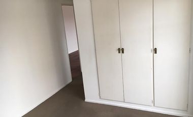 Departamento de 3 ambientes en alquiler, en San Isidro.