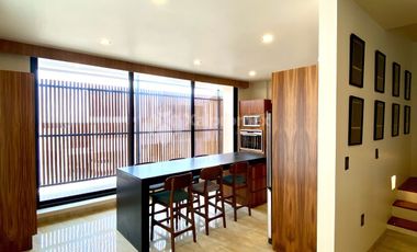 CASA EN VENTA AMUEBLADA