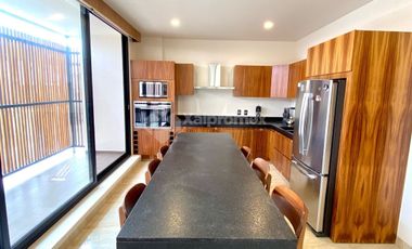 CASA EN VENTA AMUEBLADA