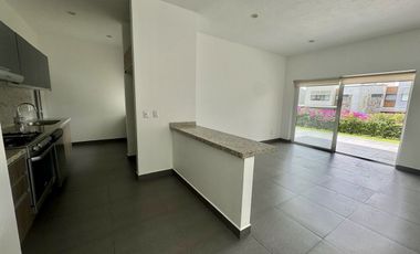 CASA EN RENTA EN ALTOZANO CON OPCIÓN A CUARTA RECÁMARA