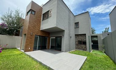 CASA EN RENTA EN ALTOZANO CON OPCIÓN A CUARTA RECÁMARA