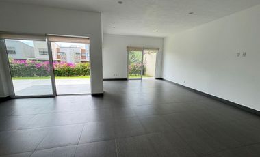 CASA EN RENTA EN ALTOZANO CON OPCIÓN A CUARTA RECÁMARA