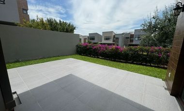 CASA EN RENTA EN ALTOZANO CON OPCIÓN A CUARTA RECÁMARA
