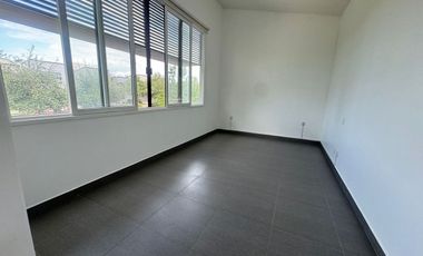 CASA EN RENTA EN ALTOZANO CON OPCIÓN A CUARTA RECÁMARA