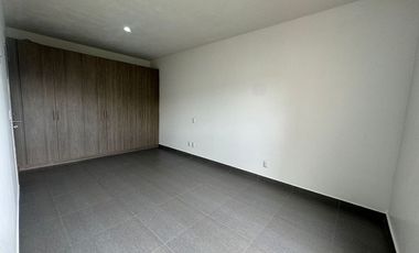 CASA EN RENTA EN ALTOZANO CON OPCIÓN A CUARTA RECÁMARA