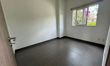 CASA EN RENTA EN ALTOZANO CON OPCIÓN A CUARTA RECÁMARA