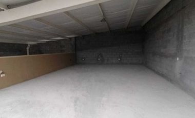 Renta de Bodega con Oficinas 350M2, Cumbres ,Urdiales