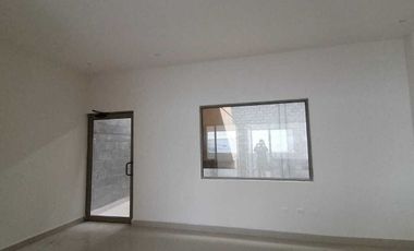 Renta de Bodega con Oficinas 350M2, Cumbres ,Urdiales