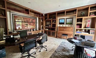 Casa en venta con jardín en Jardines del Pedregal