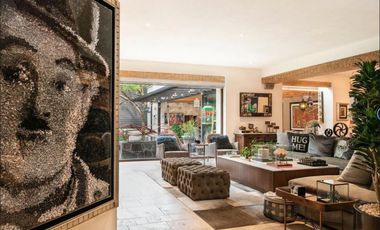 Casa en venta con jardín en Jardines del Pedregal