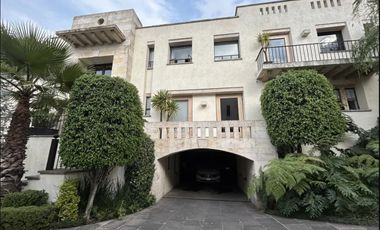 Casa en venta con jardín en Jardines del Pedregal