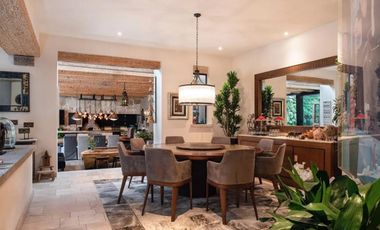 Casa en venta con jardín en Jardines del Pedregal