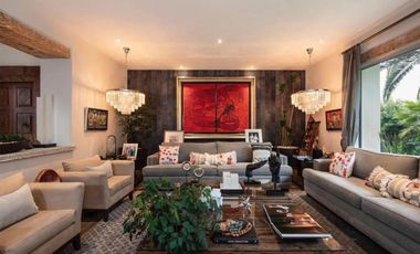 Casa en venta con jardín en Jardines del Pedregal