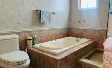 SELENE, CASA CON JARDÍN, EN VENTA