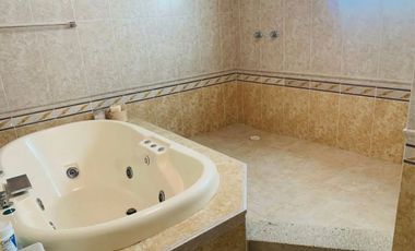 SELENE, CASA CON JARDÍN, EN VENTA