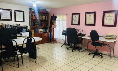 SELENE, CASA CON JARDÍN, EN VENTA