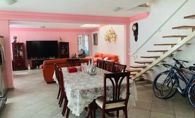 SELENE, CASA CON JARDÍN, EN VENTA