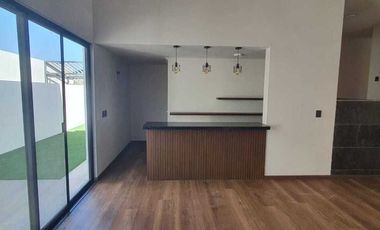 CASA EN RENTA EN FRACC. LA LOMA CLUB DE GOLF