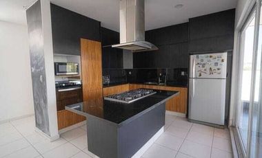 CASA EN VENTA EN LA LOMA DE GOLF