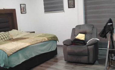 CASA EN VENTA EN LA LOMA DE GOLF