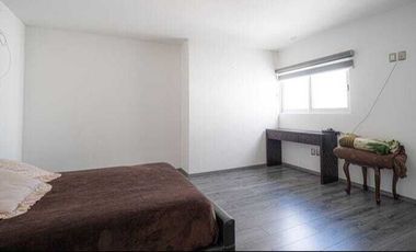 CASA EN VENTA EN LA LOMA DE GOLF