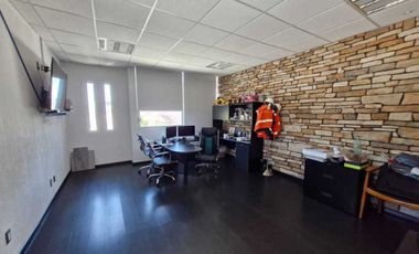 EDIFICIO DE OFICINAS EN BALCONES DEL VALLE.