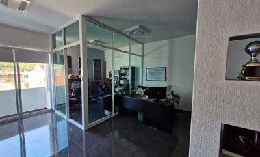 EDIFICIO DE OFICINAS EN BALCONES DEL VALLE.