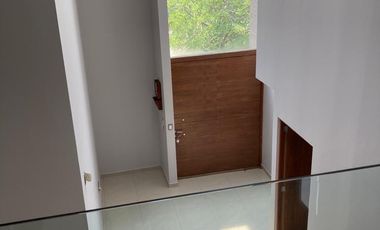 CASA EN VENTA, EN FRACC. SIERRA AZUL