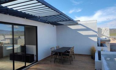 CASA EN VENTA EN PRIVADA POR VILLA MAGNA