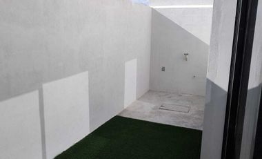 CASA EN VENTA EN PRIVADA POR VILLA MAGNA