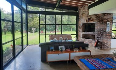 Copia de Venta de moderna y espectacular CASA CAMPESTRE en Santa Elena.