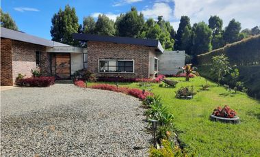 Copia de Venta de moderna y espectacular CASA CAMPESTRE en Santa Elena.