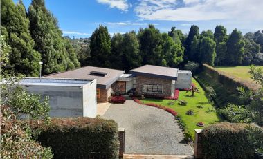 Copia de Venta de moderna y espectacular CASA CAMPESTRE en Santa Elena.