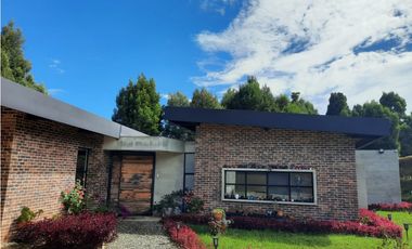 Copia de Venta de moderna y espectacular CASA CAMPESTRE en Santa Elena.