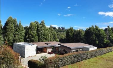 Copia de Venta de moderna y espectacular CASA CAMPESTRE en Santa Elena.