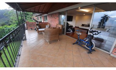 Copia de Venta de hermosa y amplia CASA en el POBLADO, espacios amplios.