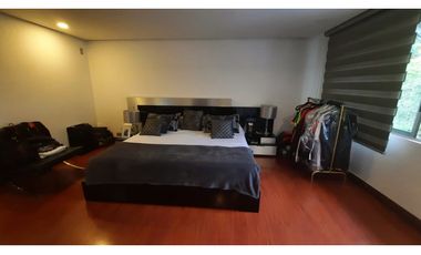 Copia de Venta de hermosa y amplia CASA en el POBLADO, espacios amplios.