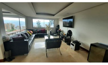 Copia de Venta de hermosa y amplia CASA en el POBLADO, espacios amplios.