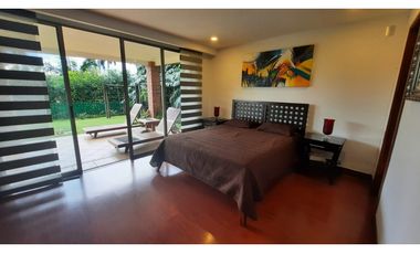 Copia de Venta de hermosa y amplia CASA en el POBLADO, espacios amplios.