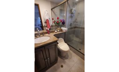 Copia de Venta de hermosa y amplia CASA en el POBLADO, espacios amplios.