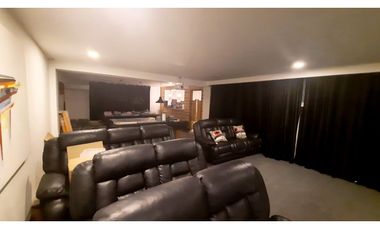 Copia de Venta de hermosa y amplia CASA en el POBLADO, espacios amplios.