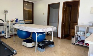 Copia de VENTA de moderna casa con PISCINA en Las Palmas con vista a la ciudad.
