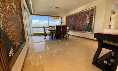 Copia de VENTA de moderna casa con PISCINA en Las Palmas con vista a la ciudad.